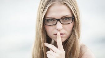 4 Kondisi Kamu Harus Menahan Lisan, Diam adalah Emas!