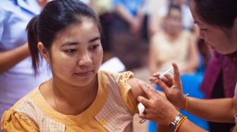 Pertama Kali, Thailand Gabungkan Vaksin Sinovac dan Vaksin AstraZeneca!