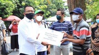 Kemnaker Salurkan Bantuan Tenaga Kerja Mandiri untuk PKL di Solo