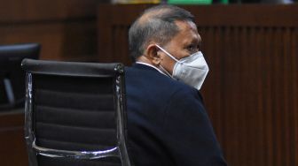 Terdakwa mantan Direktur Utama PT Pelindo II Richard Joost Lino menjalani sidang perdana di Pengadilan Tipikor, Jakarta, Senin (9/8/2021). ANTARA FOTO/Indrianto Eko Suwarso