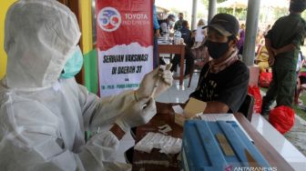 Toyota Indonesia Gelar Vaksinasi Gratis Bagi Warga di Pelosok Karawang