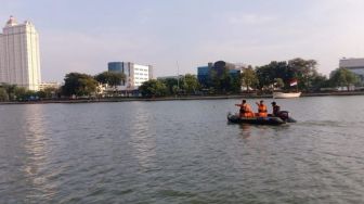 Nekat Berenang saat Hujan Deras, Bocah 13 Tahun Tewas Tenggelam di Kali Sunter