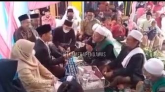 Videonya Wafat Usai Baca Syahadat Viral, Kiai Ucep Sehari Selawat Lebih dari 5.000 Kali