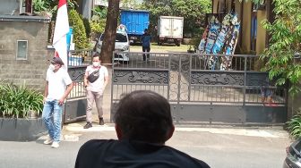 KPK Kembangkan Kasus Korupsi, Rumah Pribadi Bupati BanjarnegaraDijaga Ketat Polisi