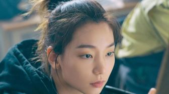5 Gaya Kece Lee Ho Jung, Pemeran Lesbian Yoon Sol dalam Drama Nevertheless