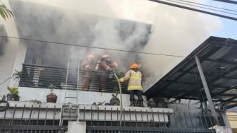 Kebakaran Rumah Mewah di Bandung Tewaskan 1 Pekerja