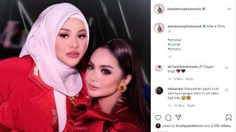 Kompak Sesi Foto, Aurel dan Krisdayanti Bak Pinang Dibelah Dua