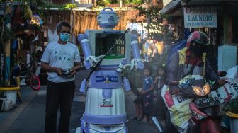 Melongok Aktivitas Warga Kampung Smart Surabaya, Siapkan Robot Bantu Warga Isoman