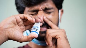 Vaksin AstraZeneca Disemprot Lewat Hidung, Risiko Efek Samping Lebih Ringan