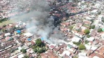 Kebakaran di Kompleks Lepping Kota Makassar Hanguskan 95 Unit Rumah