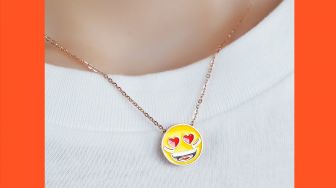 Gemas, UBS Gold Rilis Perhiasan Emas Berbentuk Emoji!