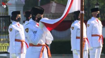 Jokowi Kukuhkan 68 Anggota Paskibraka Nasional di Halaman Istana
