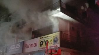 Kebakaran Ruko di Singkawang, Warga Selamatkan Baju Tatung di Tengah Kobaran Api