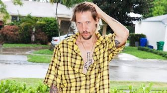 Stylist Post Malone Rilis Koleksi Dress untuk Pria, Begini Penampakannya