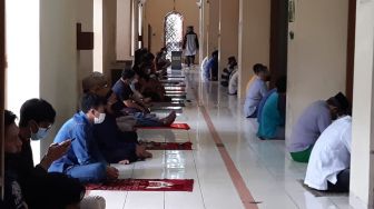 Masjid Agung Cimahi Kembali Gelar Salat Jumat