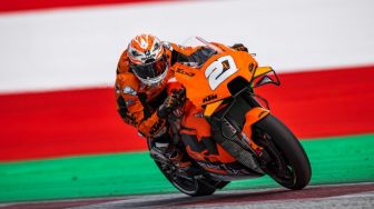 MotoGP: Melaju di Trek Setengah Basah, Iker Lecuona Tercepat di FP2 GP Austria