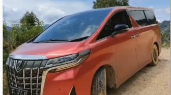 Toyota Alphard Salah Habitat, Sensasi Mewah Hilang Gara-Gara Hal Ini