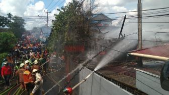 Akibat Korsleting Listrik Dua Rumah Terbakar di Pontianak
