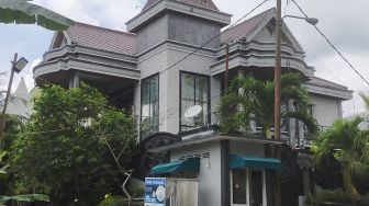 Rumah Hasanuddin Mas'ud Sepi, Security: Bapak di Jakarta, Ibu Sudah 2 Hari di Bontang