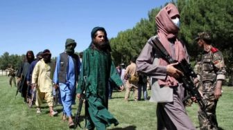 Heboh Video Taliban Penggal Kepala Tentara Afghanistan, Diarak Sambil Bernyanyi