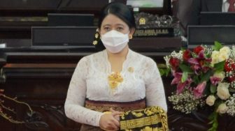 Baju Adat Jokowi dan Puan Maharani Gambarkan Kesatupaduan Hadapi Pandemi