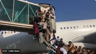 Viral Kepanikan Eksodus Warga di Bandara Saat Taliban Kuasai Kota Kabul Afghanistan