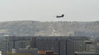 Ngeri! Pasukan AS Pergi, Orang-orang Taliban Arak Peti Mati Berbendera Amerika Serikat
