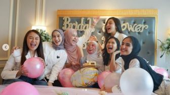 6 Artis Didandani Nyeleneh saat Bridal Shower, Jadi Joker sampai Badut Jepang