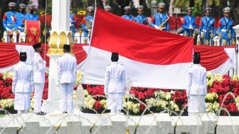 Dukungan Orangtua Bikin Dua Siswa Sumut Kini Kibarkan Bendera di Istana