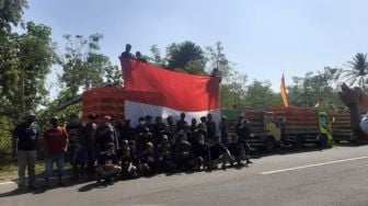 Sambut HUT RI, Sopir Kendaraan Pengangkut Ayam Gelar Upacara Bendera di Lanud Gading