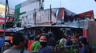 Api Sempat Merembet, Warung Kebab di Jakal Kebakaran Diduga Akibat Korsleting Listrik