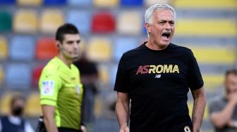 Roma Dihajar Lazio, Jose Mourinho Salahkan Wasit dan VAR