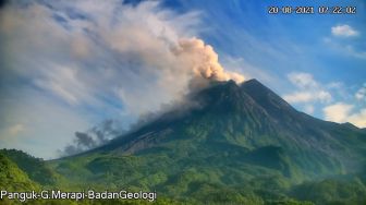 Dalam Sepekan Gunung Merapi Luncurkan 212 Lava dan Satu Awan Panas ke Arah Barat Daya