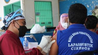 567 Warga Binaan LP Narkotika Kelas II A Cirebon Divaksin Covid-19