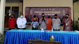 Dua Pekerja PT KAI Terciduk Curi Rel Kereta Api di Malang