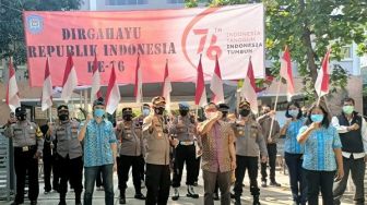 Kapolres Ciko Monitoring Vaksinasi Massal di Dua Tempat Berbeda