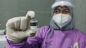 Tenaga Kesehatan di Lebak Sudah Divaksin Booster Moderna, Apa Itu?