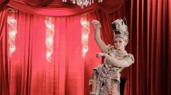 Waw! Jihane Almira Juara National Costume di Miss Supranational 2021