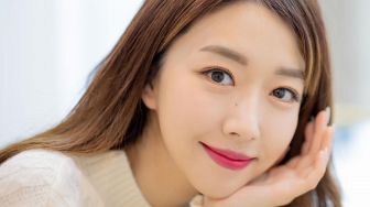 Hasilnya Tambah Cantik, Sunny Dahye Recreate Gaya Make Up 10 Tahun Lalu