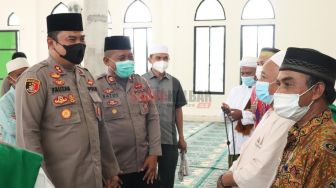 Kapolres Mempawah Ajak Masyarakat Desa Galang Sukseskan Vaksinasi