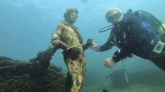 Menjelajahi Kota Romawi Kuno yang Tenggelam di Bawah Laut