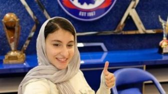 5 Hits Bola: Ngefans Sejak 2019, Pebulu Tangkis Putri Iran Kunjungi Markas Arema FC