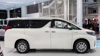 Pajak Mobil Alphard Mahal? Ini Daftar Lengkapnya