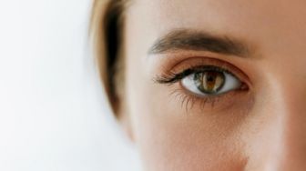 5 Cara Jitu Membuat Mata Tampak Segar dan Jernih