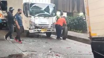 Kecelakaan Beruntun di Jakarta Timur, Satu Mobil Ringsek