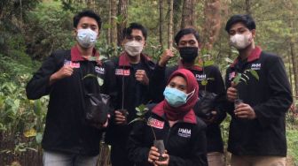 PMM UMM Kel 7 Gel 11 Melakukan Konservasi Hutan di Wilayah Desa Selorejo