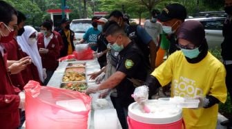 NET dan ACT Bagikan 3.000 Makanan untuk Nakes dan Warga yang Terdampak Covid-19