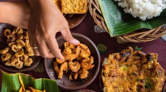 Berikut 5 Kebiasaan Unik Orang Indonesia saat Makan