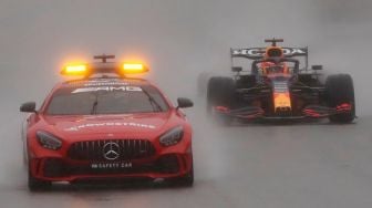 Hujan Deras di Sirkuit Spa, Racikan Mesin dan Pelumas Ikut Antar Max Verstappen Jadi Juara