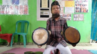 Menanti Bantuan Pemerintah, Pelaku Seni Tradisi Ini Bertahan Hidup dari Tanaman Liar di Tepi Sungai